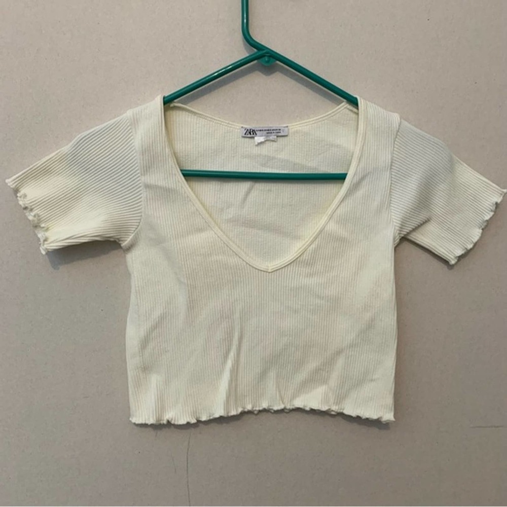 Zara Ribbed Cropped Baby Tee VNeck Lettuce Hem Stretchy Womens Size XS